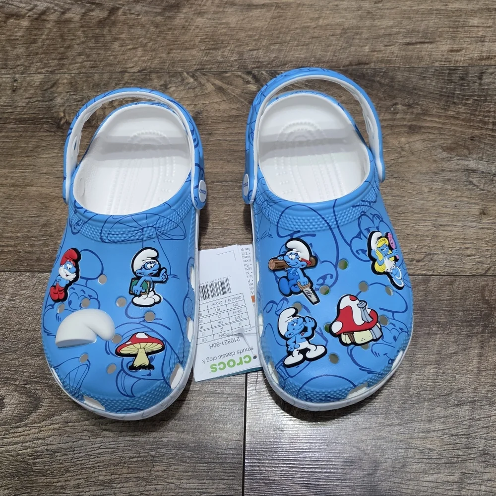 New Crocs  X Blue Smurfs Sandals  Youth Girls J 2